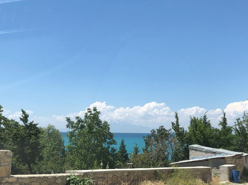 VAN EDREMİTTE GÖL MANZARALI SATILIK ARSA