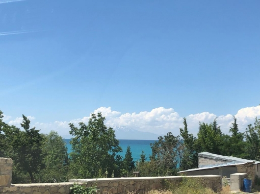 VAN EDREMİTTE GÖL MANZARALI SATILIK ARSA
